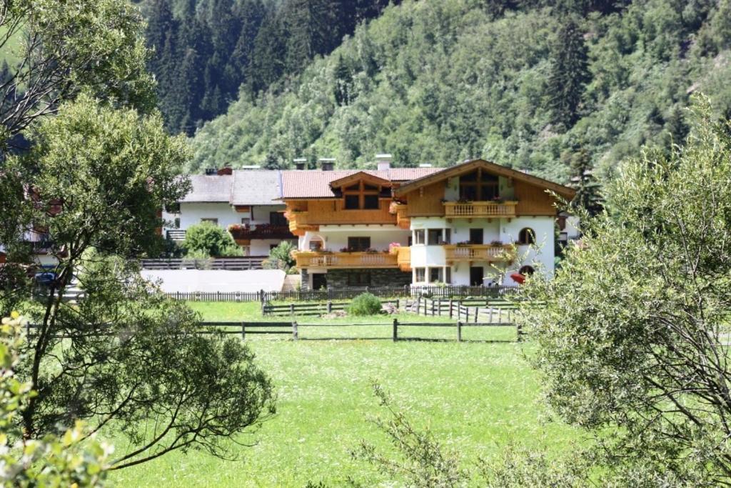 Landhaus Alpensonne ノイシュティフト・イム・シュトゥーバイタール エクステリア 写真