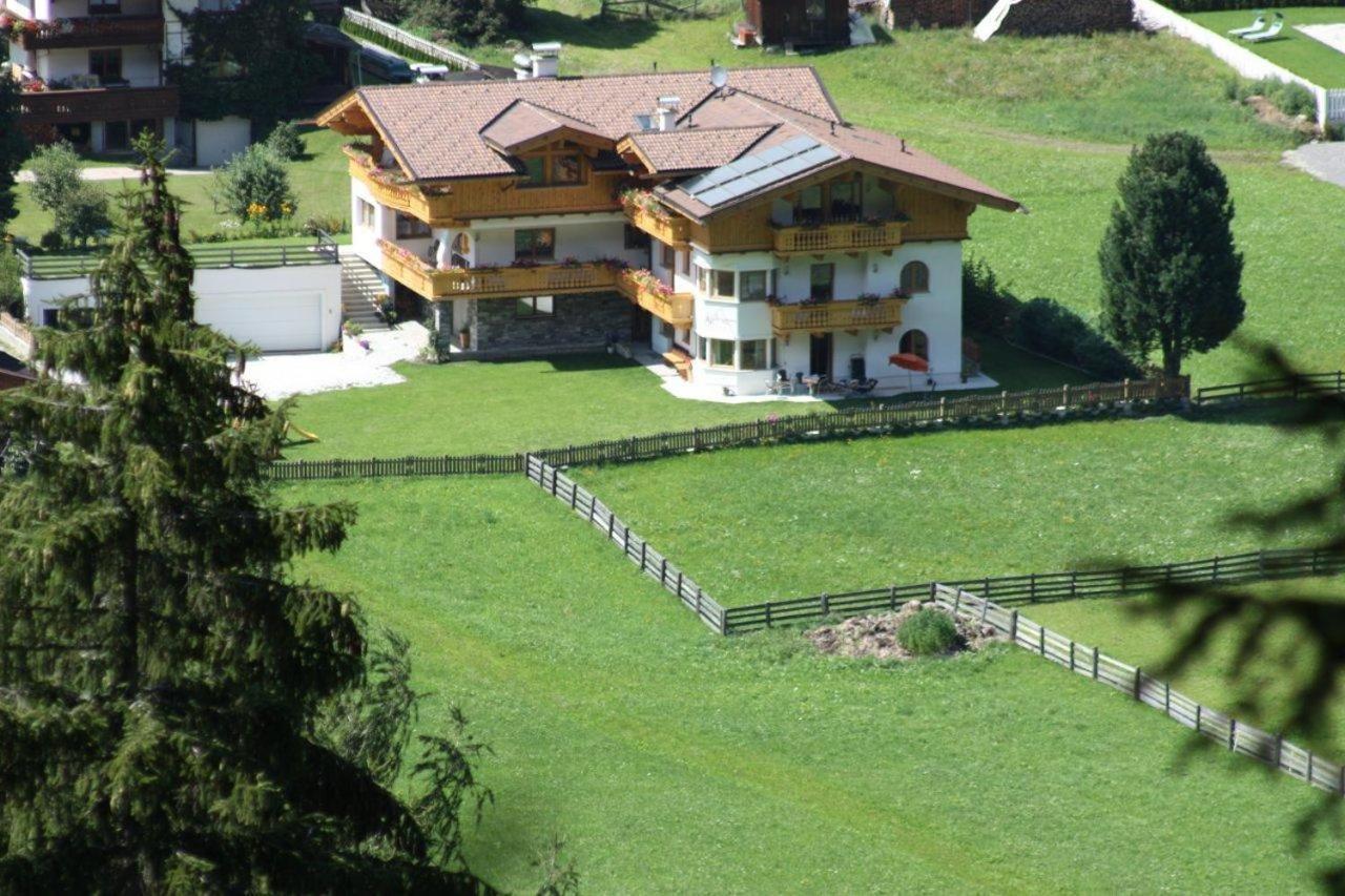 Landhaus Alpensonne ノイシュティフト・イム・シュトゥーバイタール エクステリア 写真