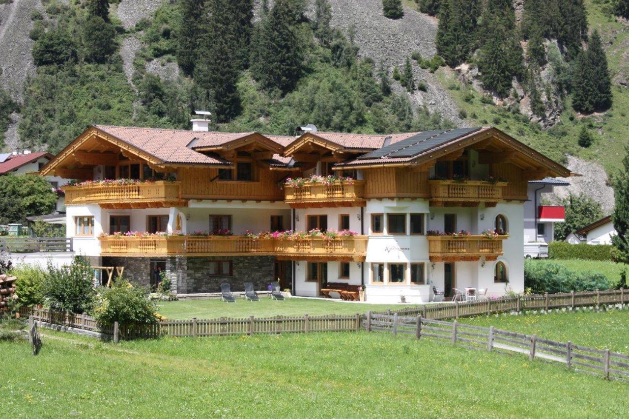Landhaus Alpensonne ノイシュティフト・イム・シュトゥーバイタール エクステリア 写真