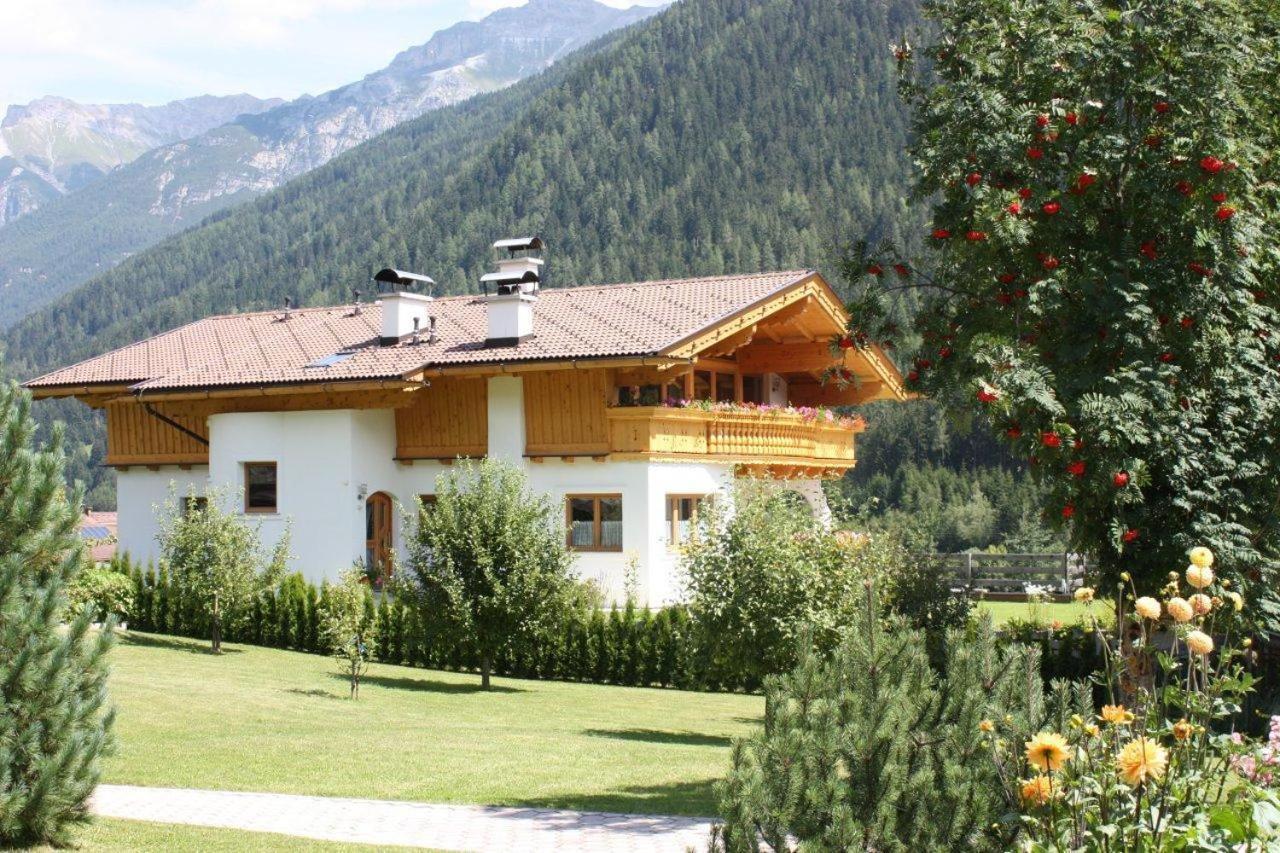 Landhaus Alpensonne ノイシュティフト・イム・シュトゥーバイタール エクステリア 写真