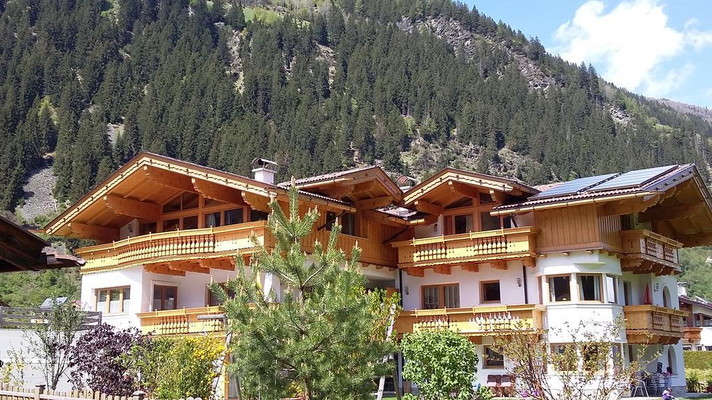 Landhaus Alpensonne ノイシュティフト・イム・シュトゥーバイタール エクステリア 写真